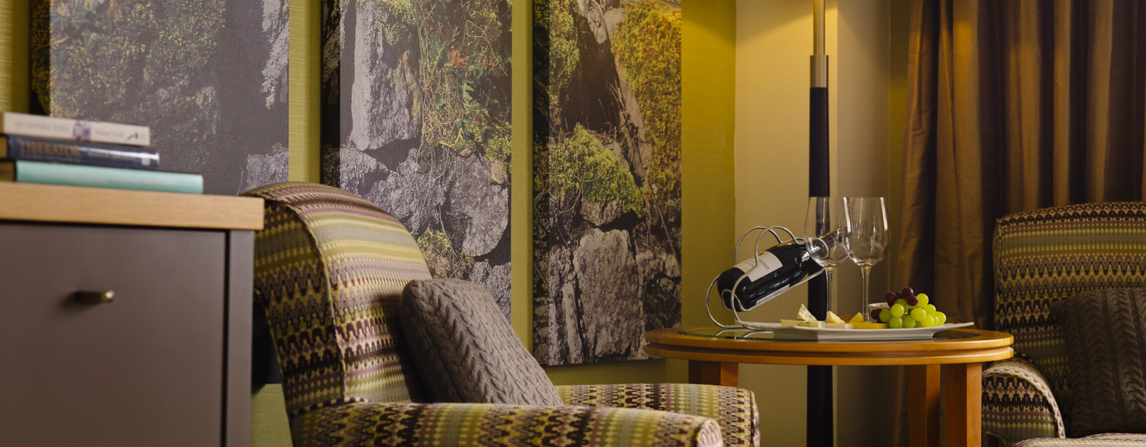 Superior Guestroom Detail 1